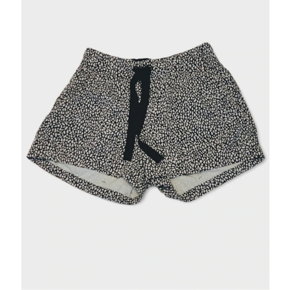 Size 4 - Lululemon Spring Break Away Short